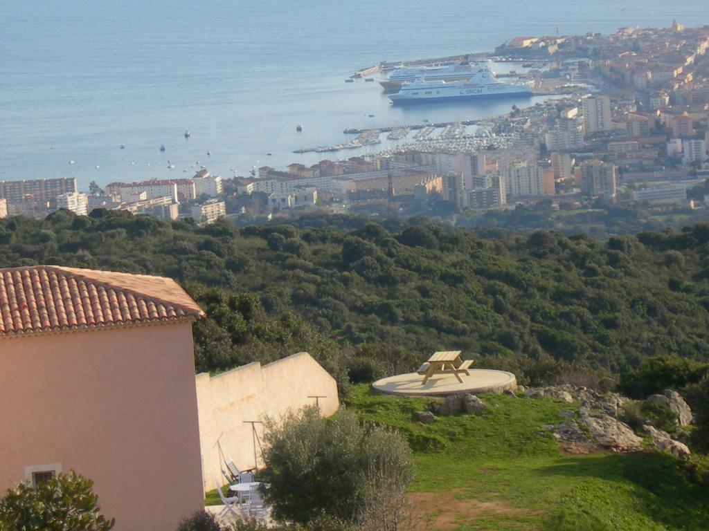 Gites Sassone, Vue Panoramique Sur Ajaccio Et La Mer Alata Room photo